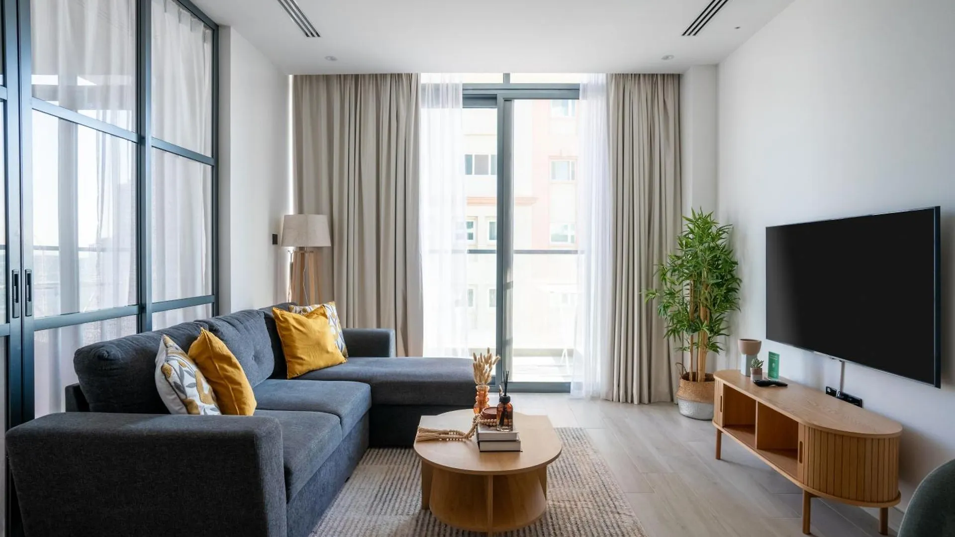 Apartment Comfy 1Br W Cinema Room Business Centre Pool Table And Sauna Dubai