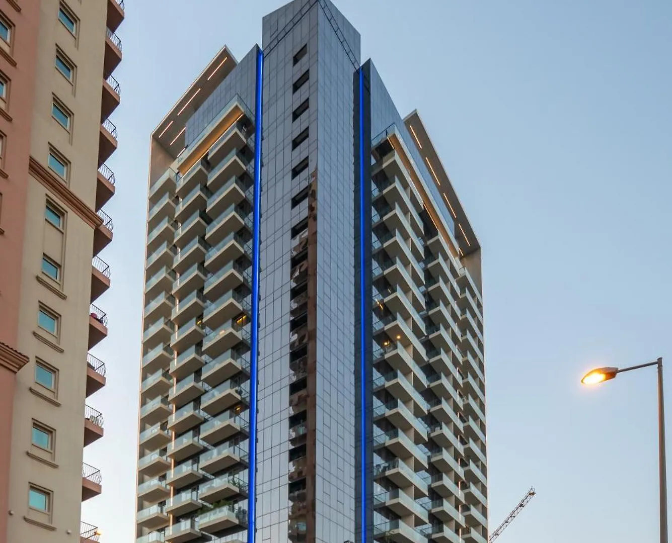Comfy 1Br W Cinema Room Business Centre Pool Table And Sauna Dubai 0*,  United Arab Emirates