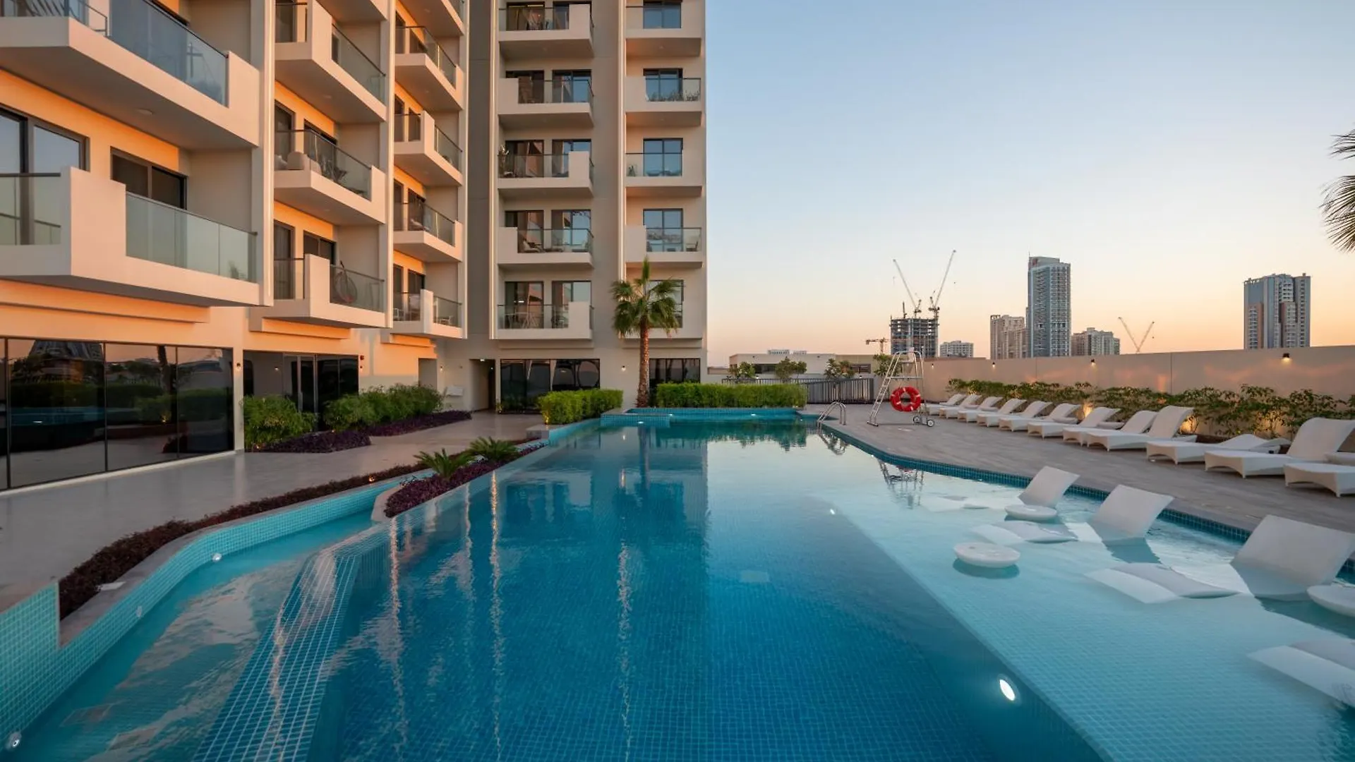 Comfy 1Br W Cinema Room Business Centre Pool Table And Sauna Dubai 0*,
